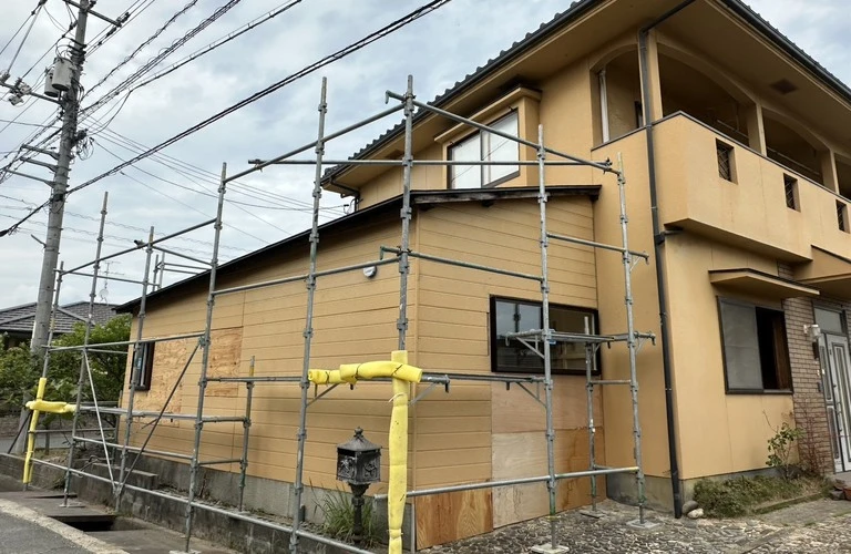 岡山市の住宅を守るために、足場設置は不可欠！